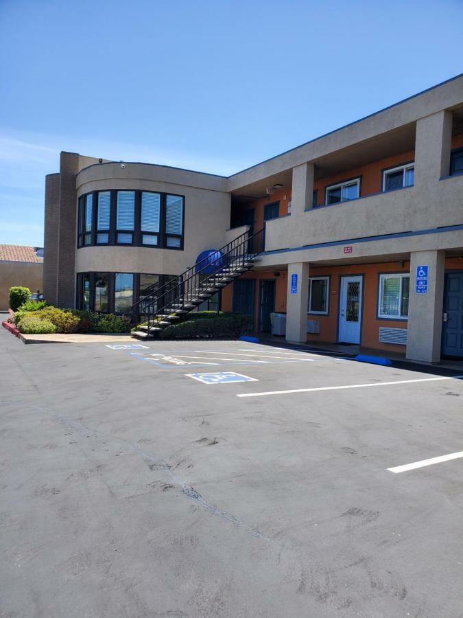 Good Living Inn San Carlos Exterior foto